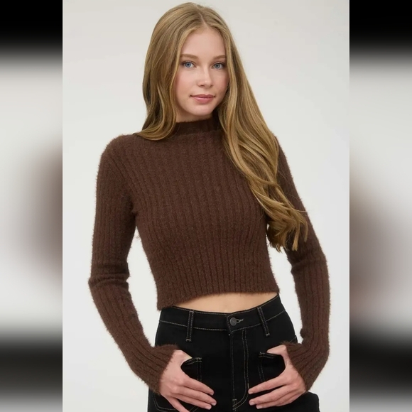🧸 Chocolate Fuzzy Soft Sweater - Picture 2 of 5